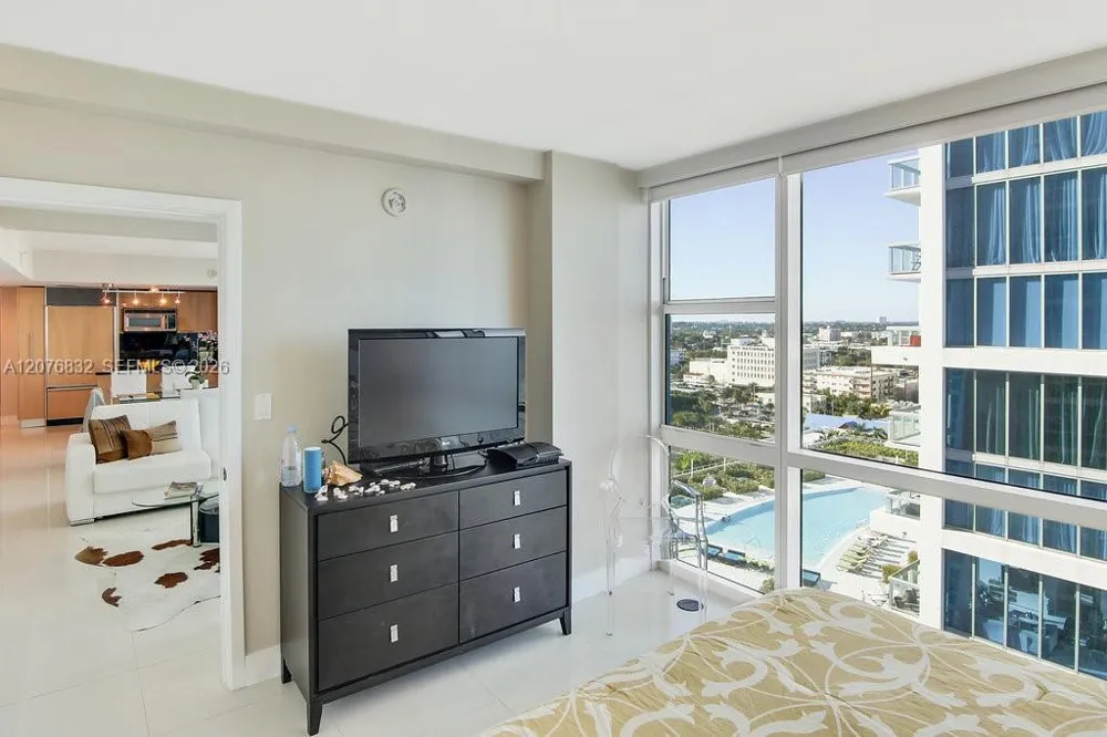 6801 Collins Ave #1216 Miami Beach, FL 33141