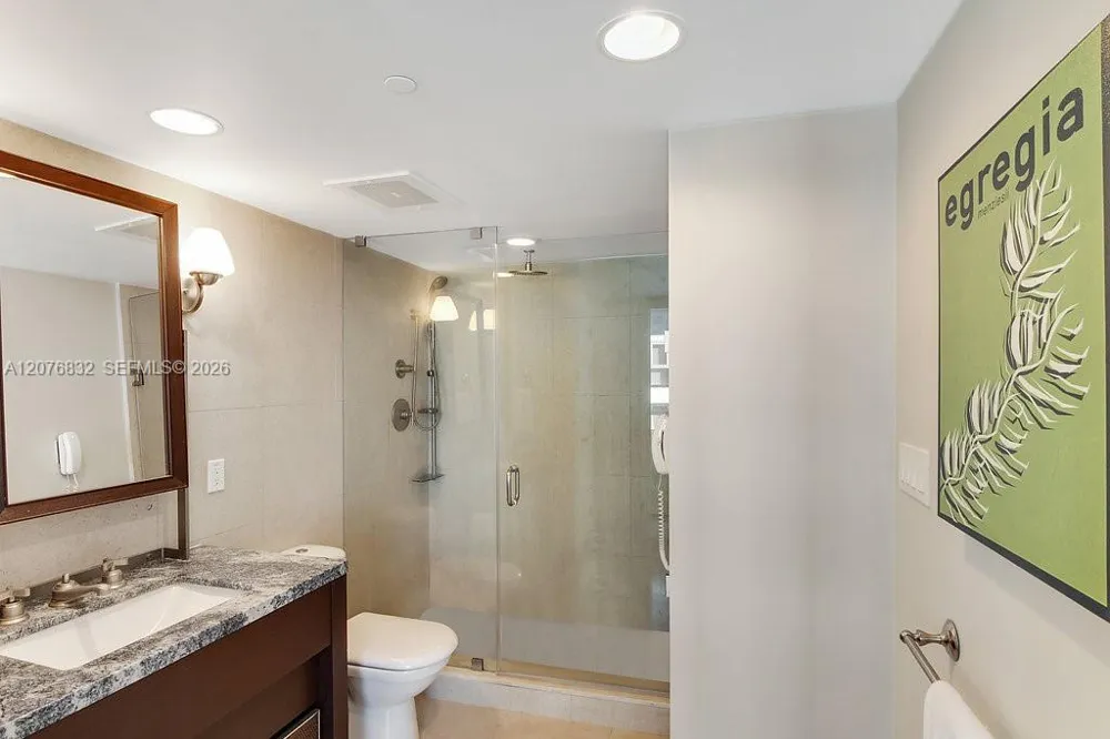 6801 Collins Ave #1216 Miami Beach, FL 33141