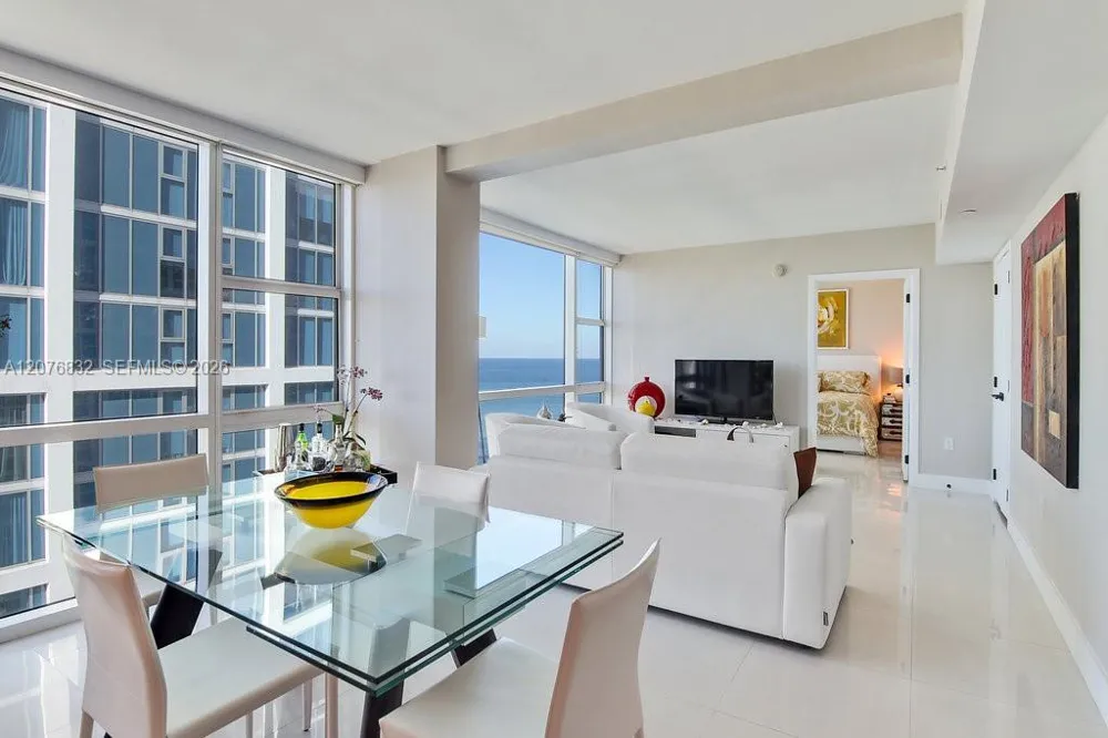 6801 Collins Ave #1216 Miami Beach, FL 33141