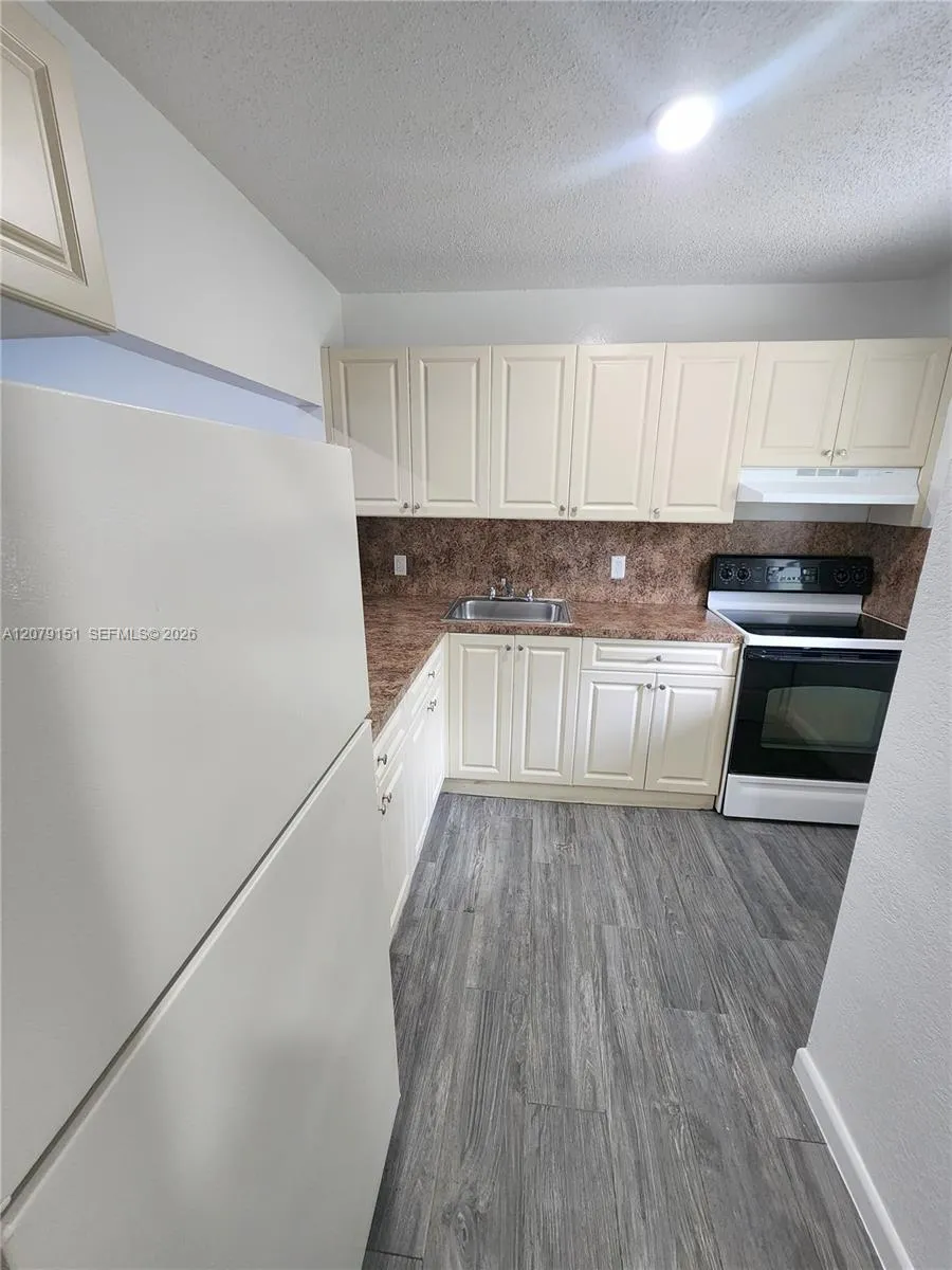 10900 SW 196th St #104 Cutler Bay, FL 33157