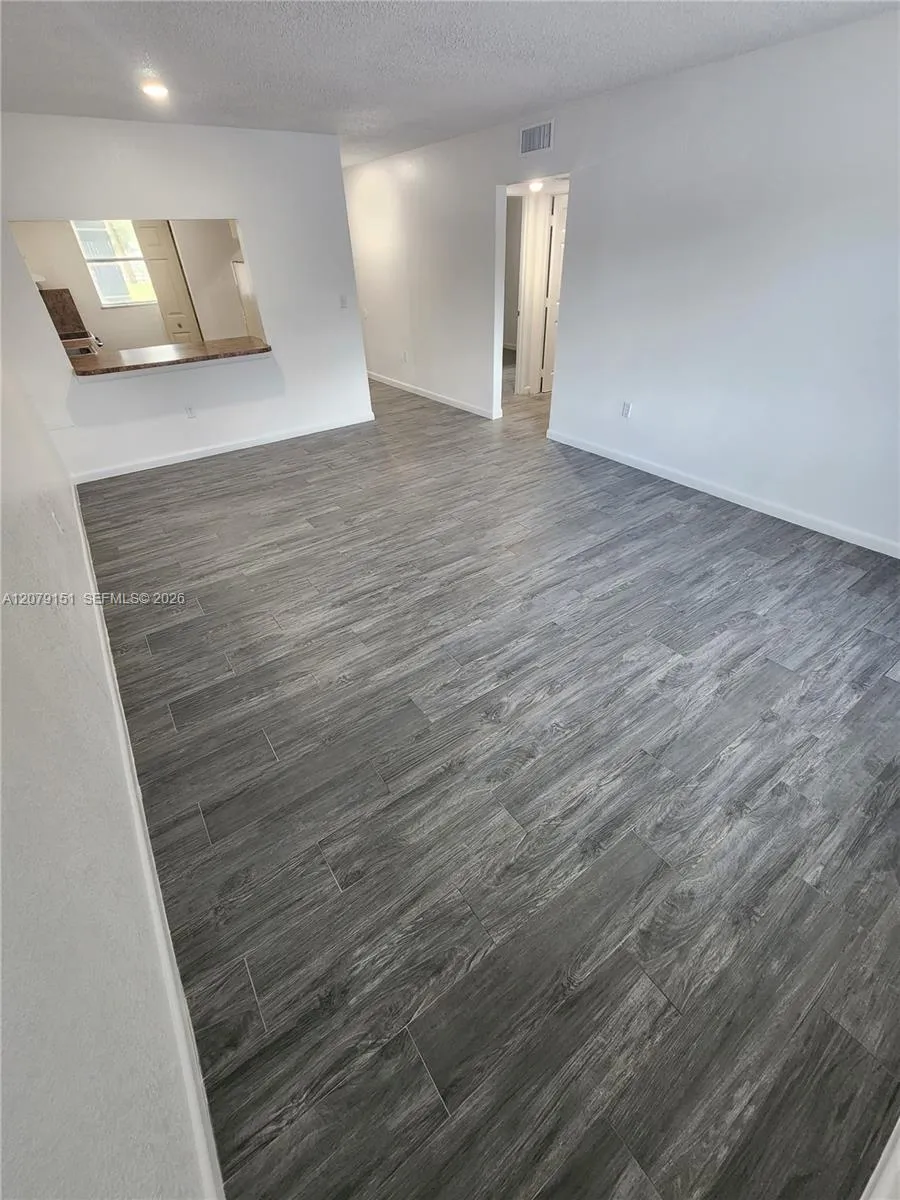 10900 SW 196th St #104 Cutler Bay, FL 33157