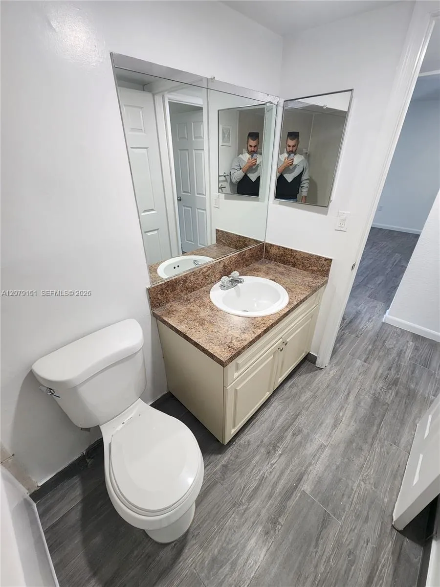 10900 SW 196th St #104 Cutler Bay, FL 33157
