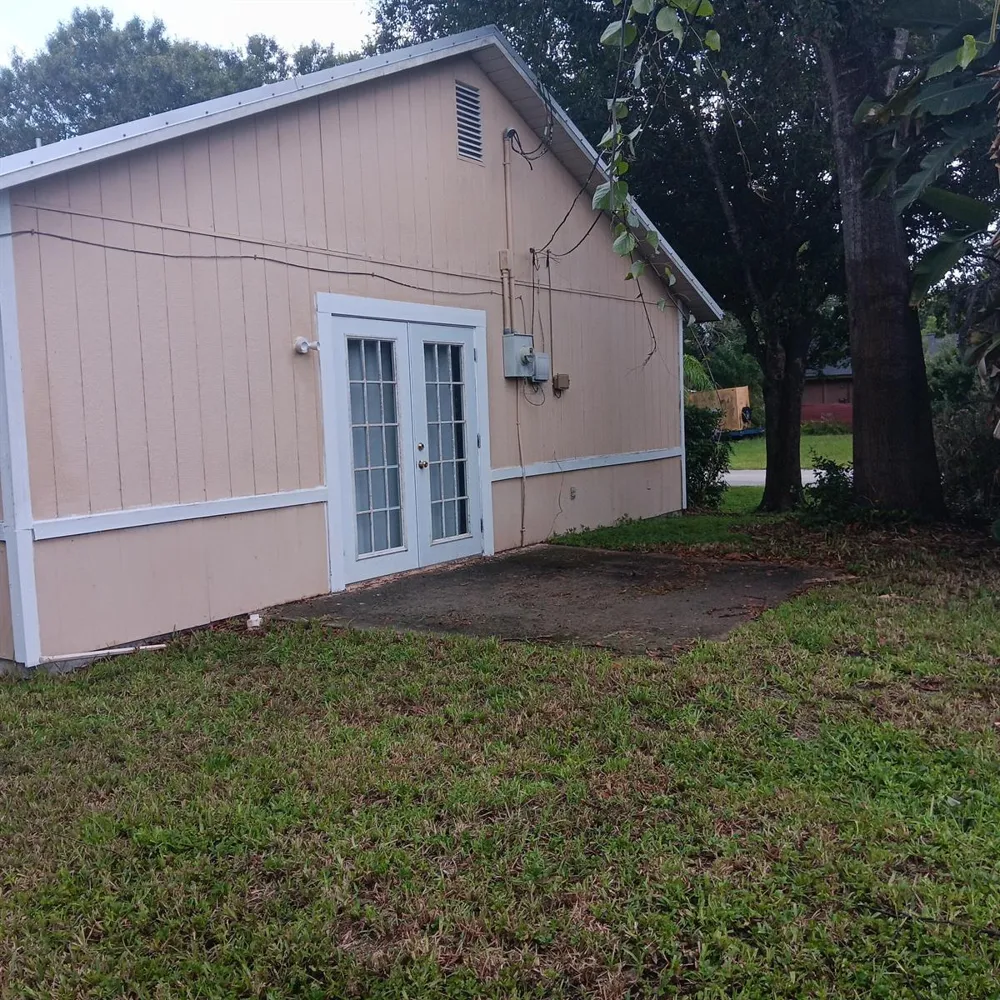 1395 26th Avenue SW Vero Beach, FL 32962