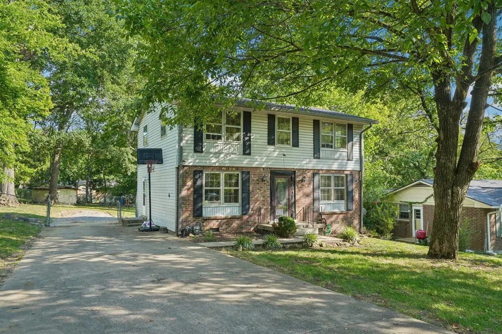 103 Mountainwood Dr Hendersonville, TN 37075