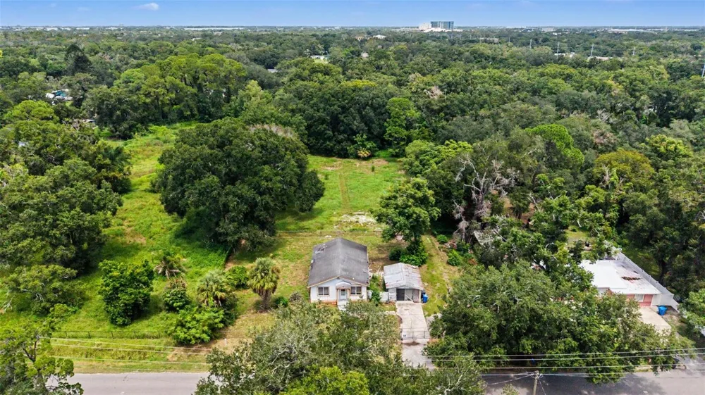 7208 E 21ST AVENUE Tampa, FL 33619
