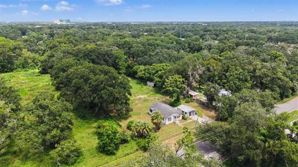 7208 E 21ST AVENUE Tampa, FL 33619
