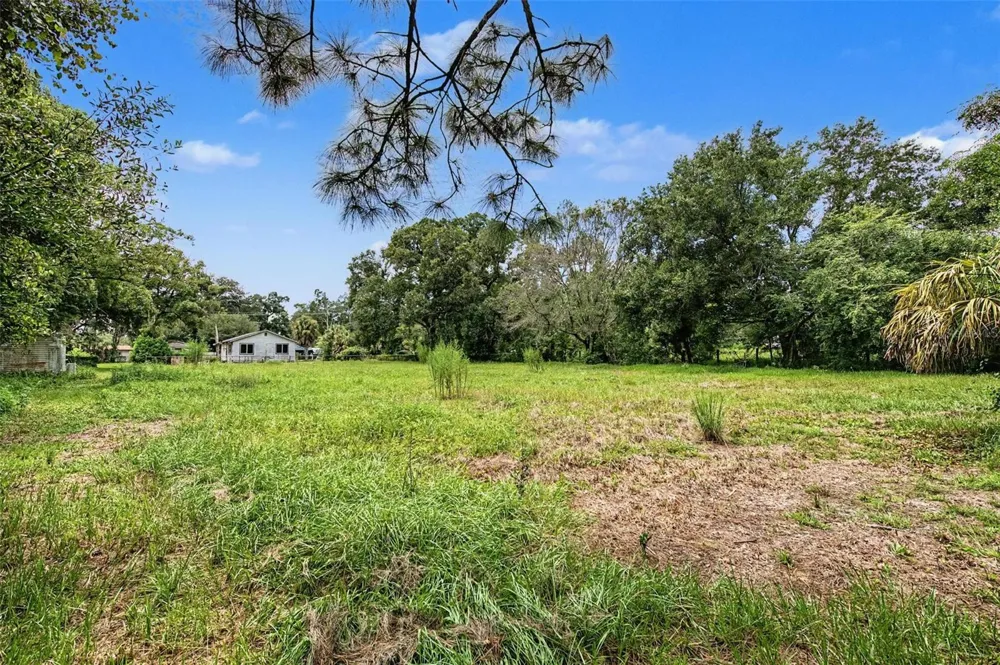 7208 E 21ST AVENUE Tampa, FL 33619