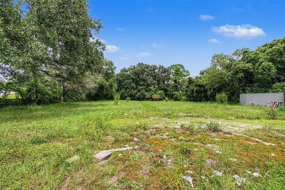 7208 E 21ST AVENUE Tampa, FL 33619