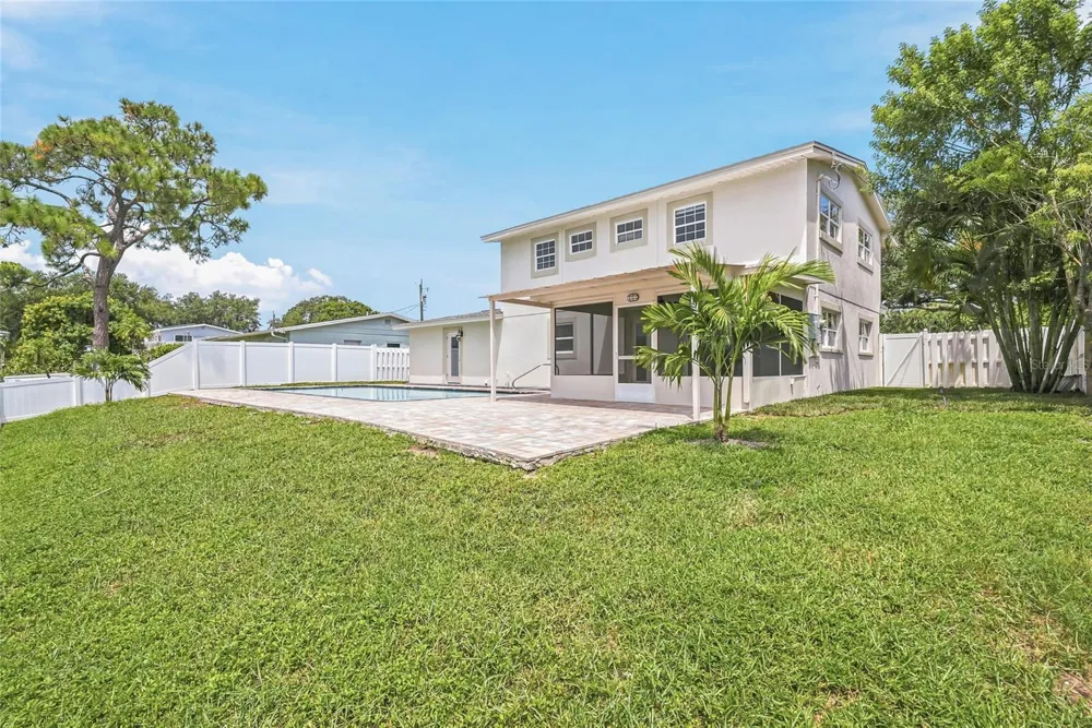 1494 85TH AVENUE St Petersburg, FL 33702