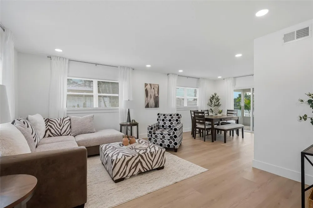 1494 85TH AVENUE St Petersburg, FL 33702