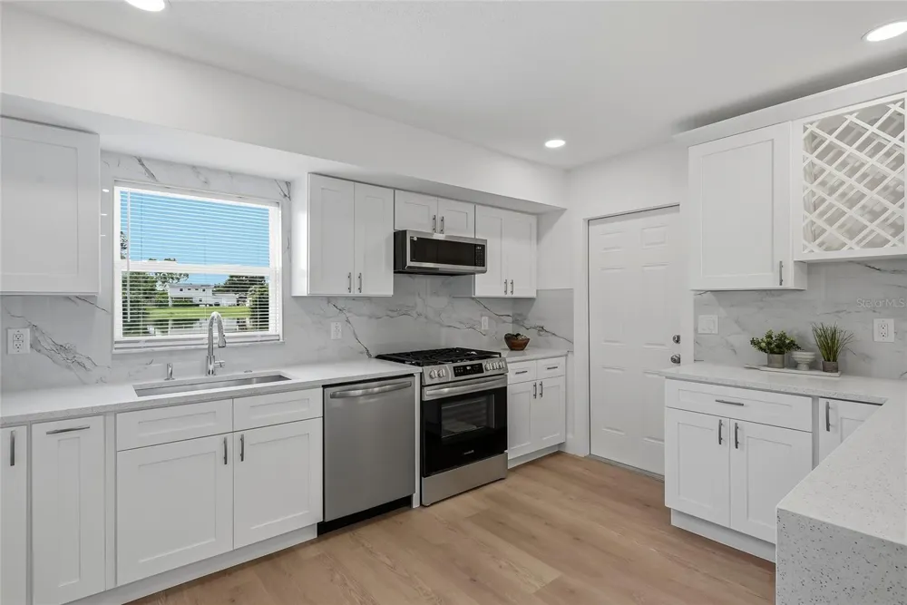 1494 85TH AVENUE St Petersburg, FL 33702
