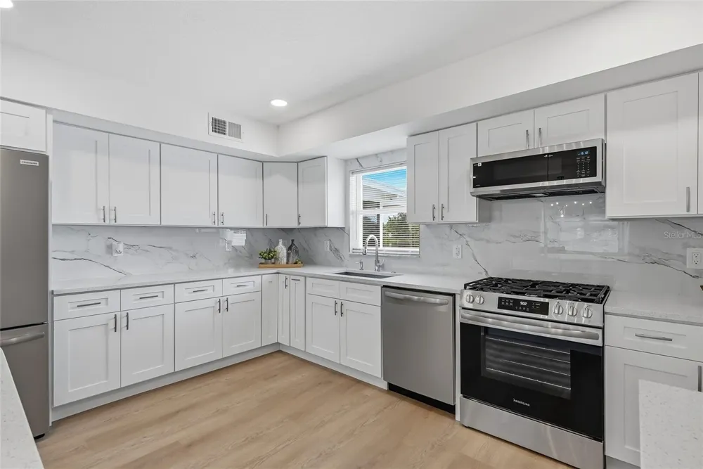 1494 85TH AVENUE St Petersburg, FL 33702