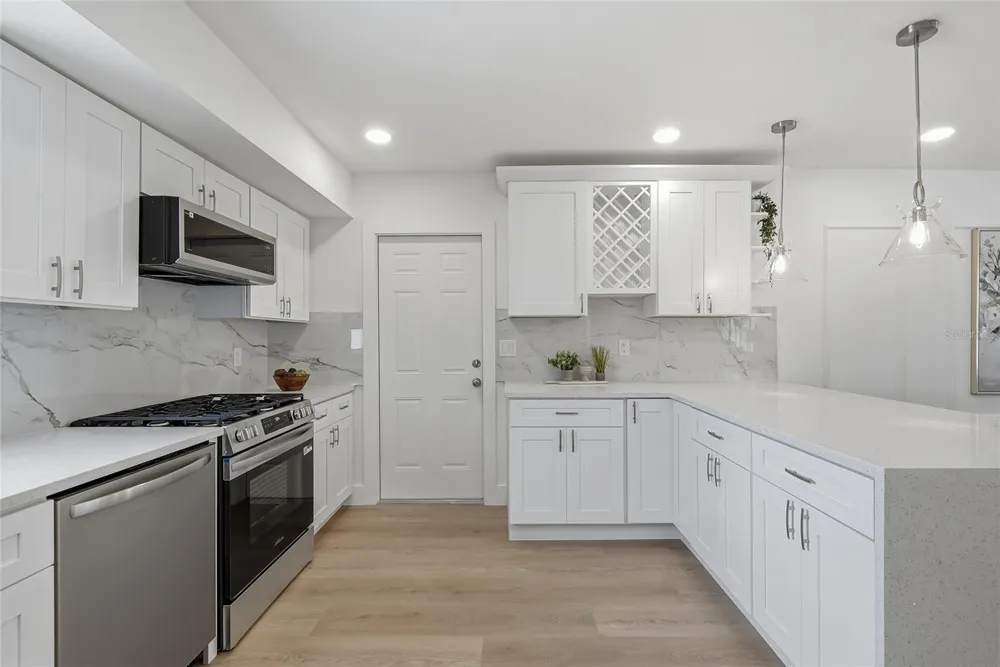 1494 85TH AVENUE St Petersburg, FL 33702