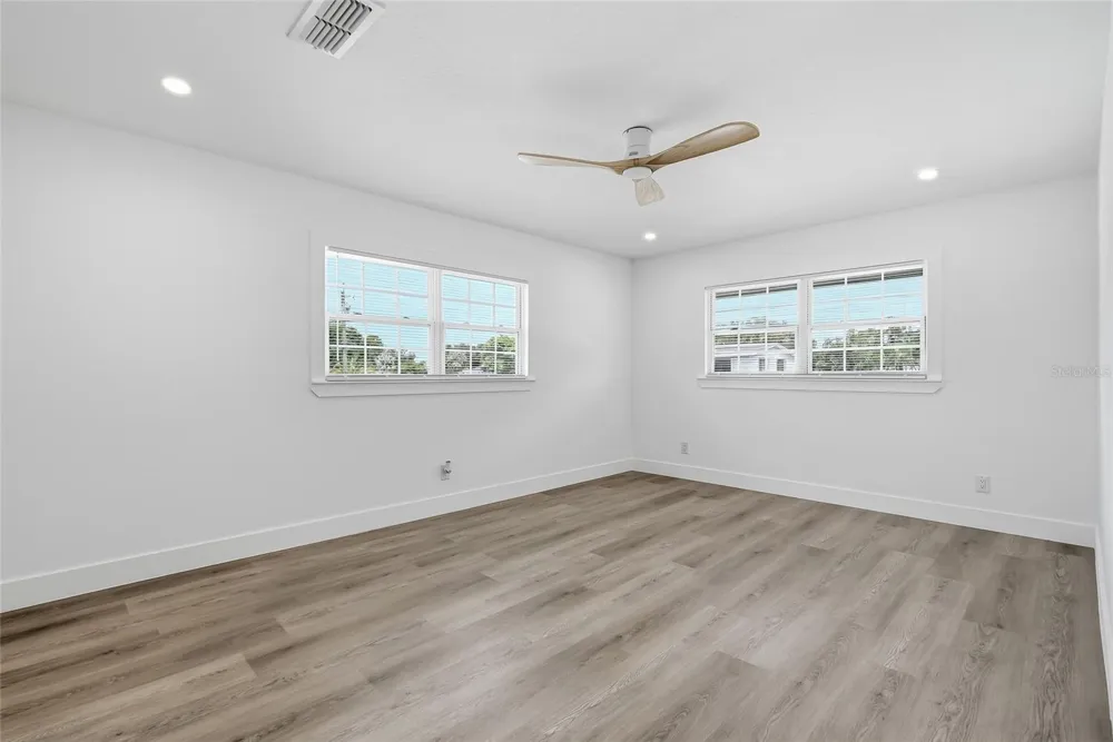 1494 85TH AVENUE St Petersburg, FL 33702