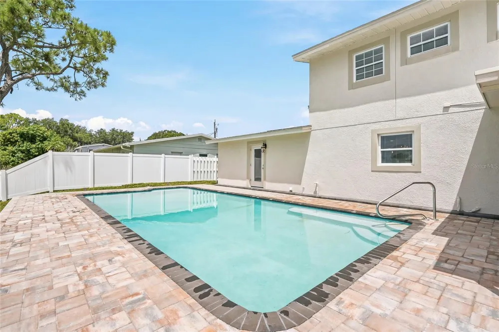 1494 85TH AVENUE St Petersburg, FL 33702