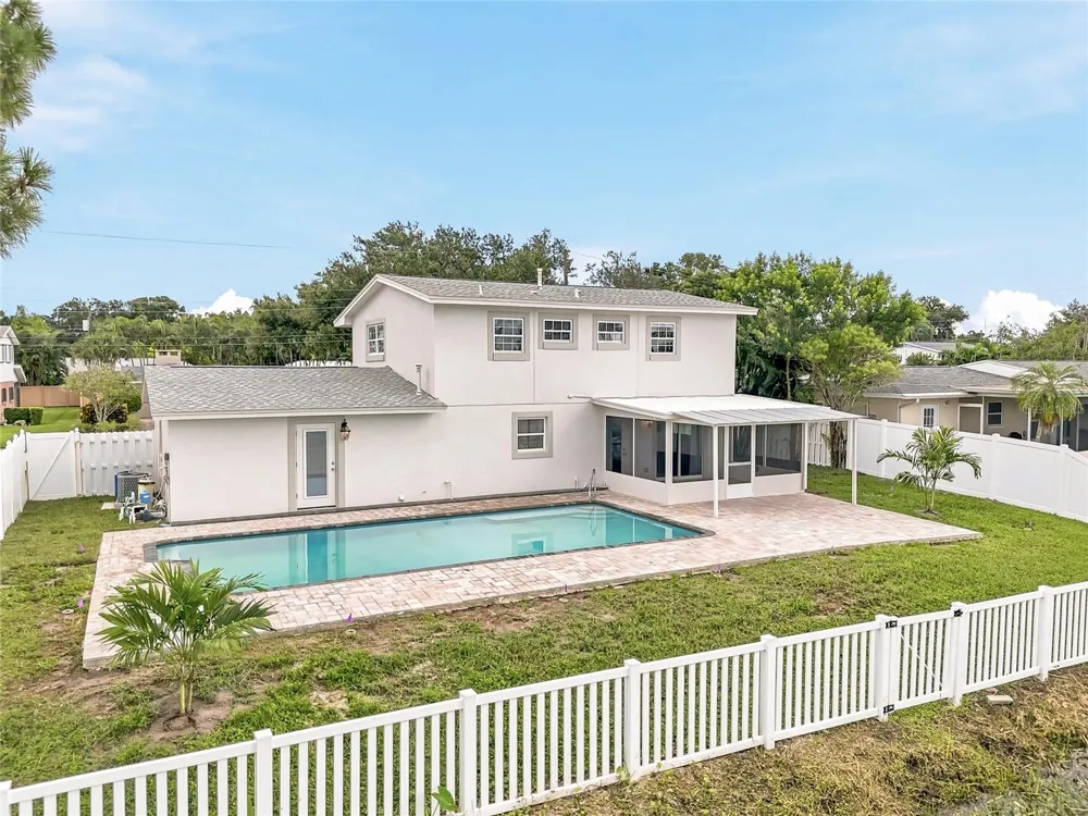 1494 85TH AVENUE St Petersburg, FL 33702
