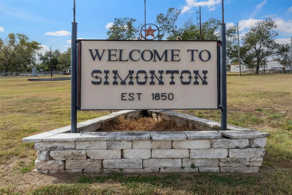 W Broncho Rd Road Simonton, TX 77485