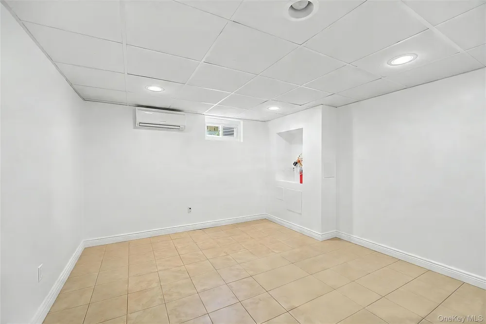 2455 7th Avenue East Meadow, NY 11554
