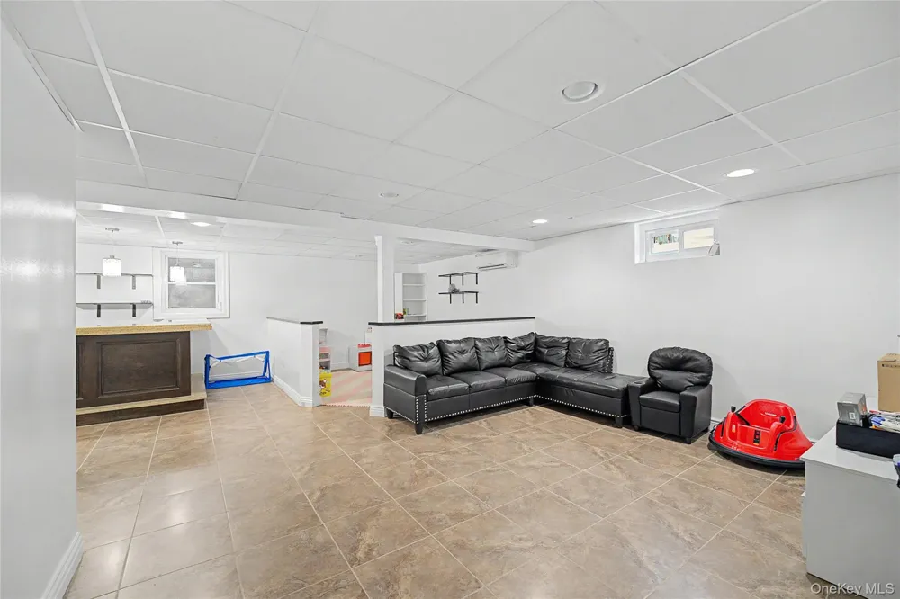 2455 7th Avenue East Meadow, NY 11554