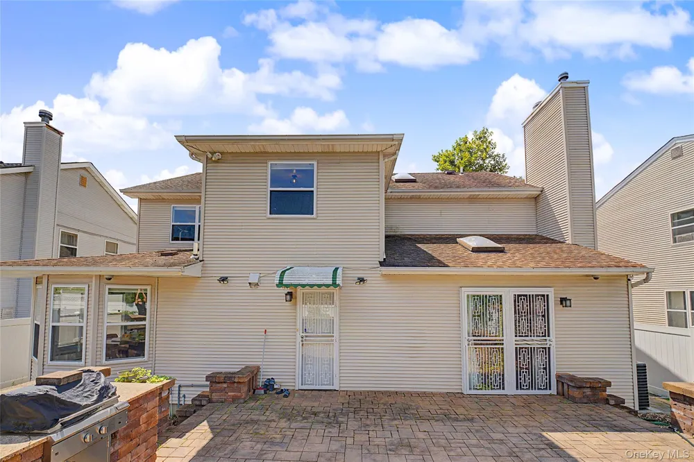 2455 7th Avenue East Meadow, NY 11554