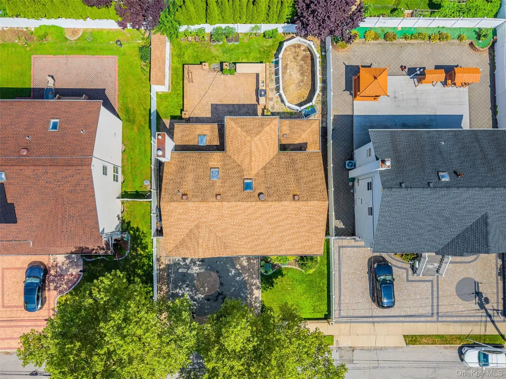 2455 7th Avenue East Meadow, NY 11554