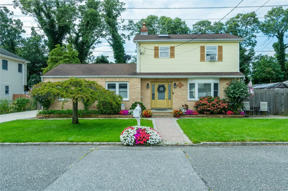 16 12th Street Ronkonkoma, NY 11779