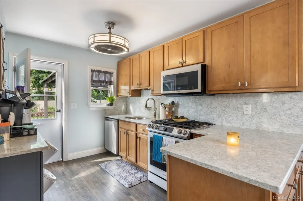 16 12th Street Ronkonkoma, NY 11779
