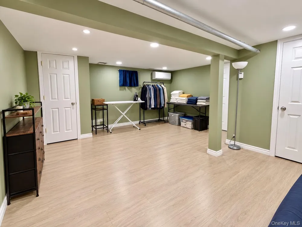 11418 238th Street Elmont, NY 11003