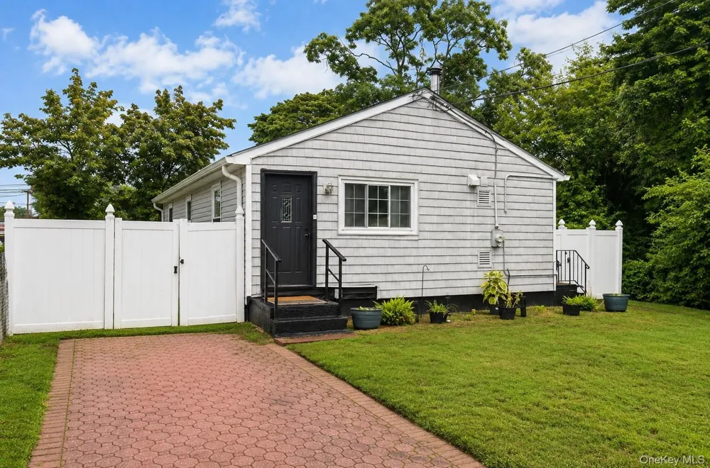35 S 20th Street Wyandanch, NY 11798