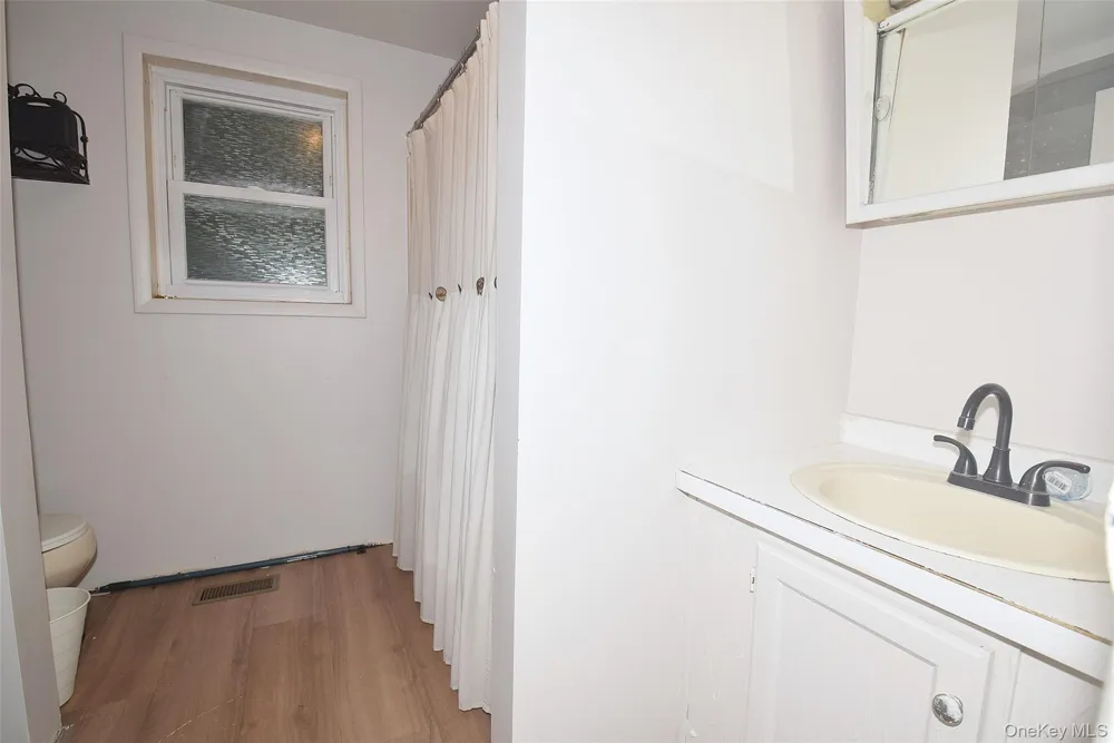 35 S 20th Street Wyandanch, NY 11798