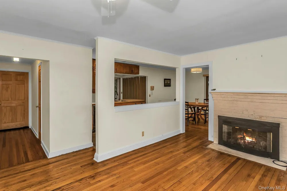 176 Side Road Wading River, NY 11792