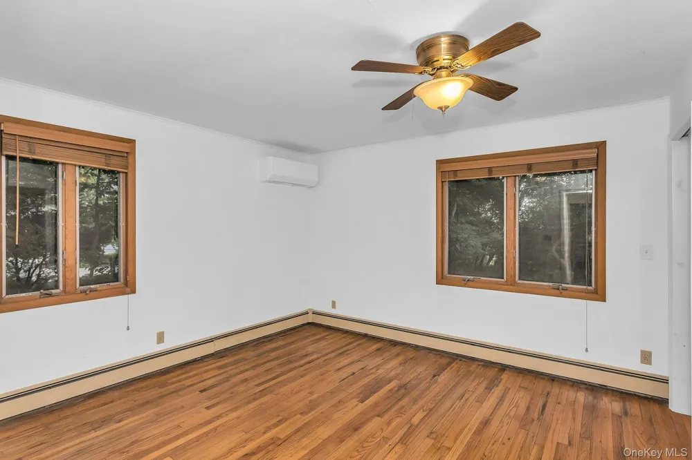 176 Side Road Wading River, NY 11792