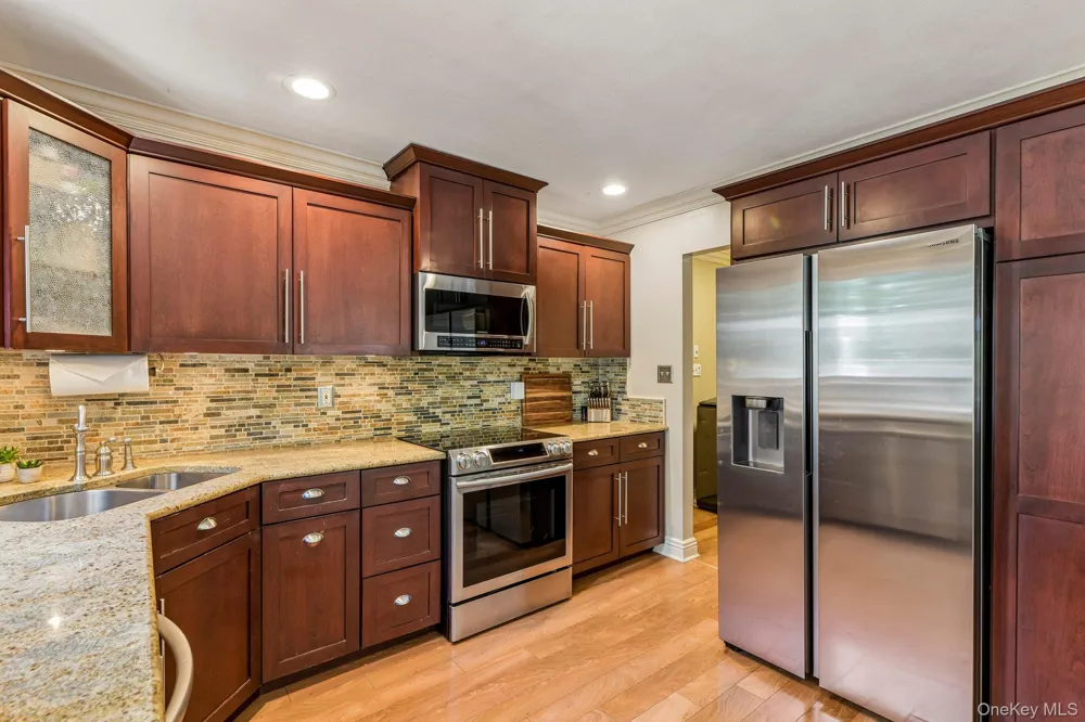 59 Derby Place Smithtown, NY 11787