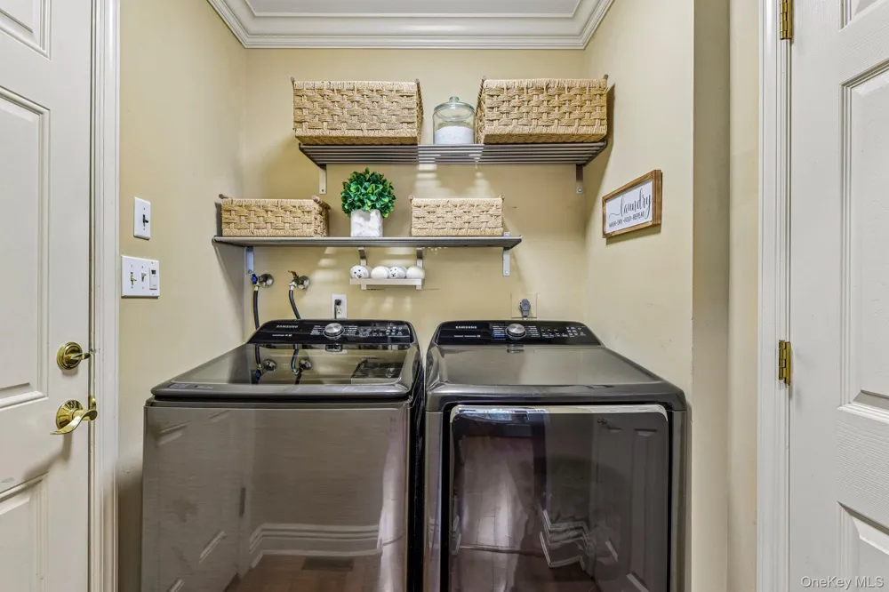 59 Derby Place Smithtown, NY 11787