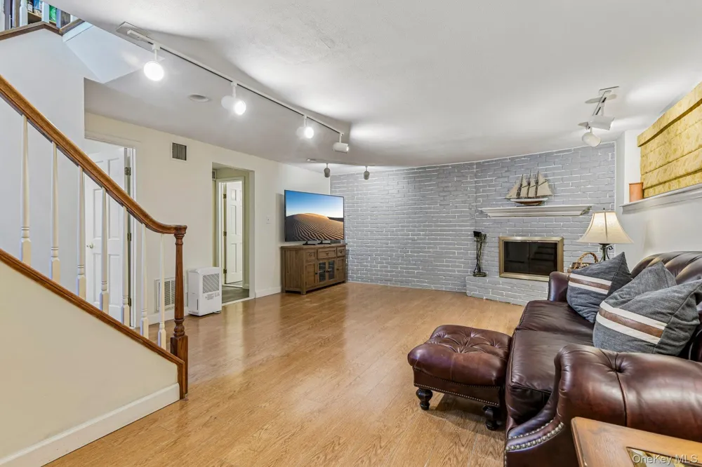 59 Derby Place Smithtown, NY 11787