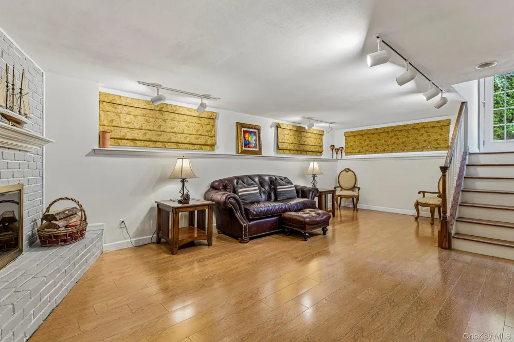 59 Derby Place Smithtown, NY 11787