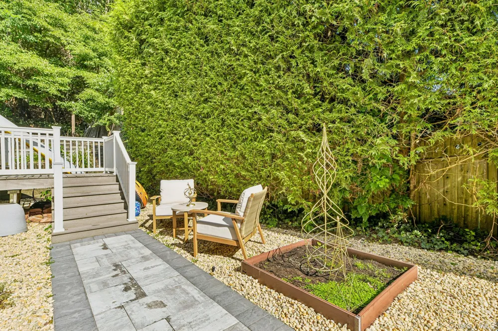 59 Derby Place Smithtown, NY 11787