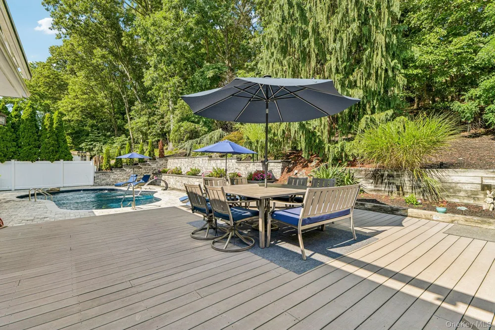 59 Derby Place Smithtown, NY 11787