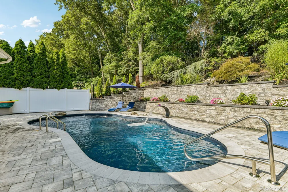 59 Derby Place Smithtown, NY 11787