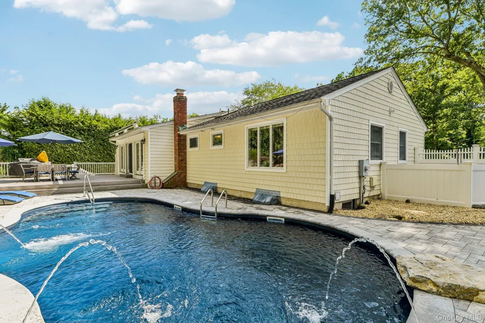 59 Derby Place Smithtown, NY 11787
