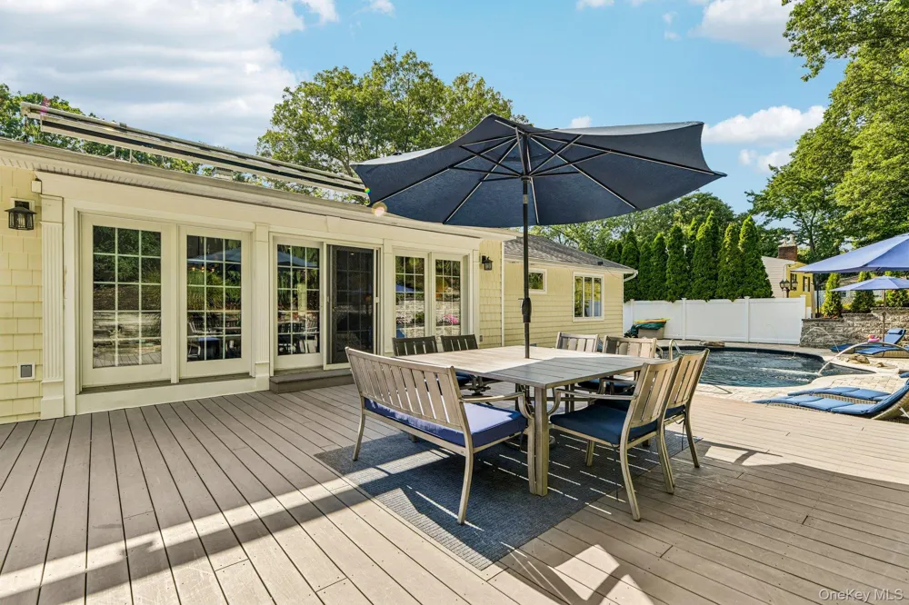 59 Derby Place Smithtown, NY 11787