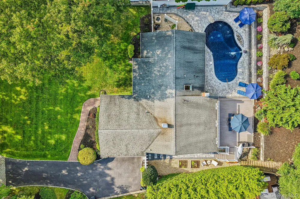 59 Derby Place Smithtown, NY 11787