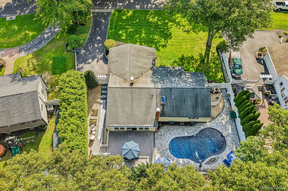 59 Derby Place Smithtown, NY 11787