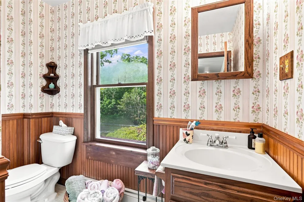 242 High Road Glen Spey, NY 12737
