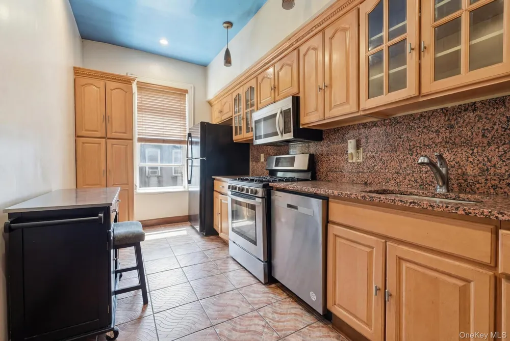 1086 Blake Avenue Brooklyn, NY 11208