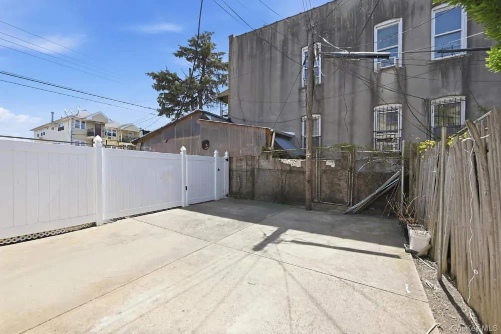 1086 Blake Avenue Brooklyn, NY 11208