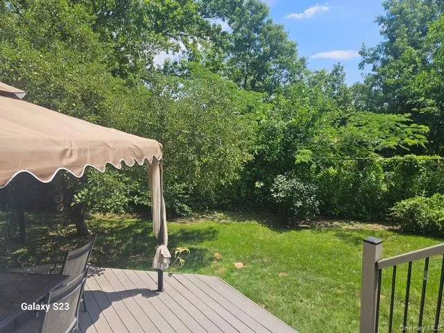 15 Captains Road North Woodmere, NY 11581