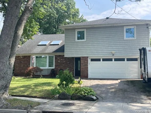 15 Captains Road North Woodmere, NY 11581