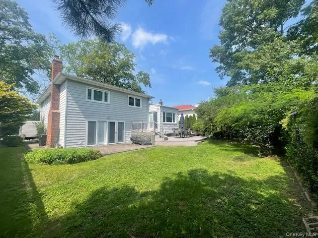 15 Captains Road North Woodmere, NY 11581