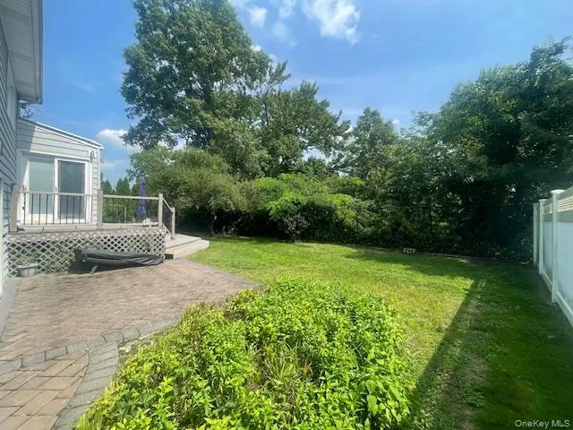15 Captains Road North Woodmere, NY 11581
